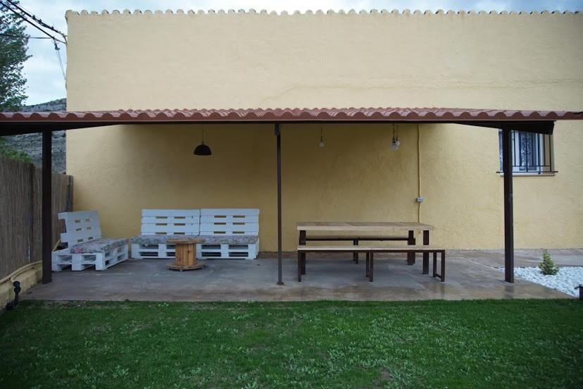 הוילה Granja Llumes La Casa Del Rio מראה חיצוני תמונה